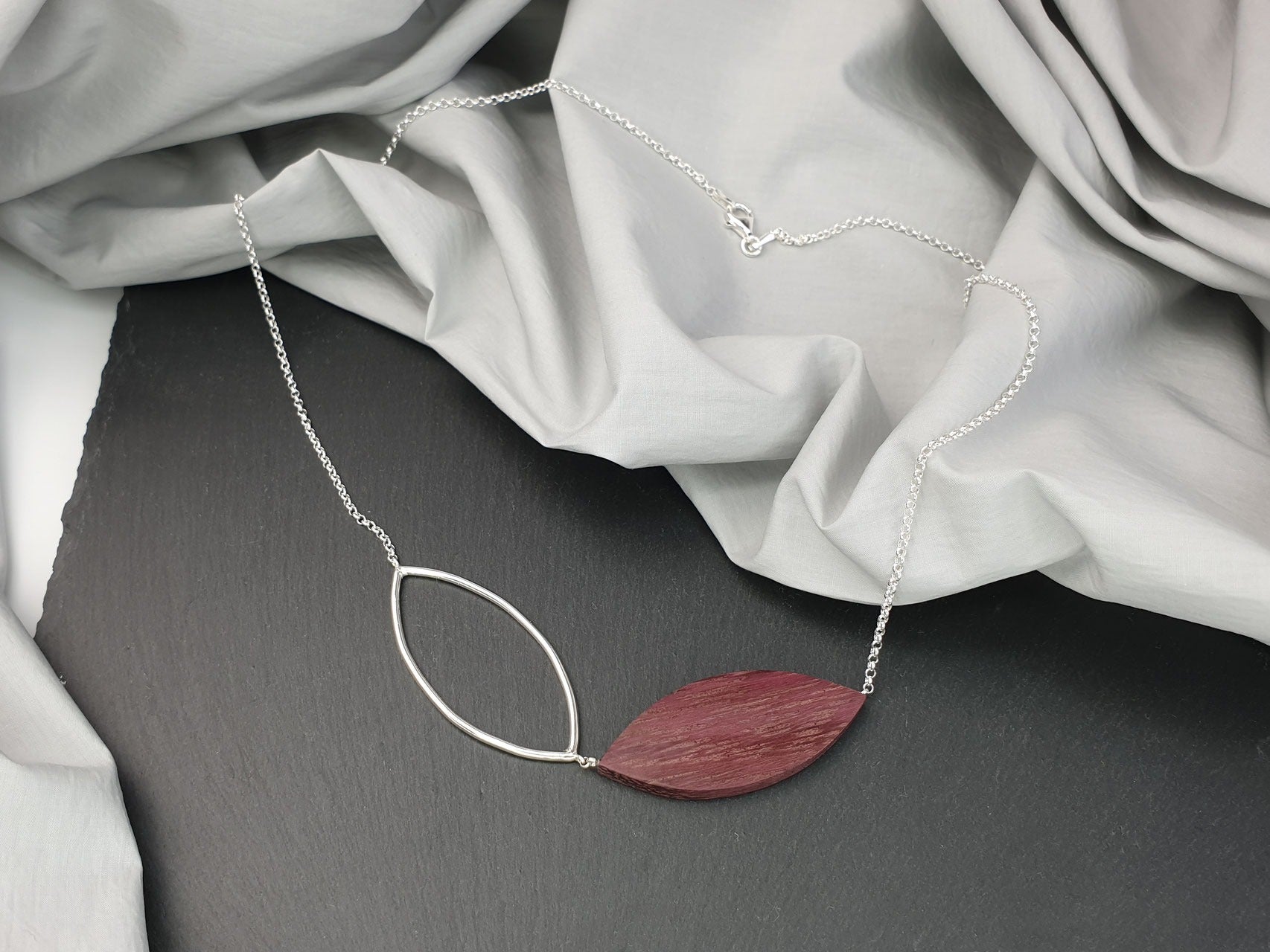 Kette Leaves Amaranth
