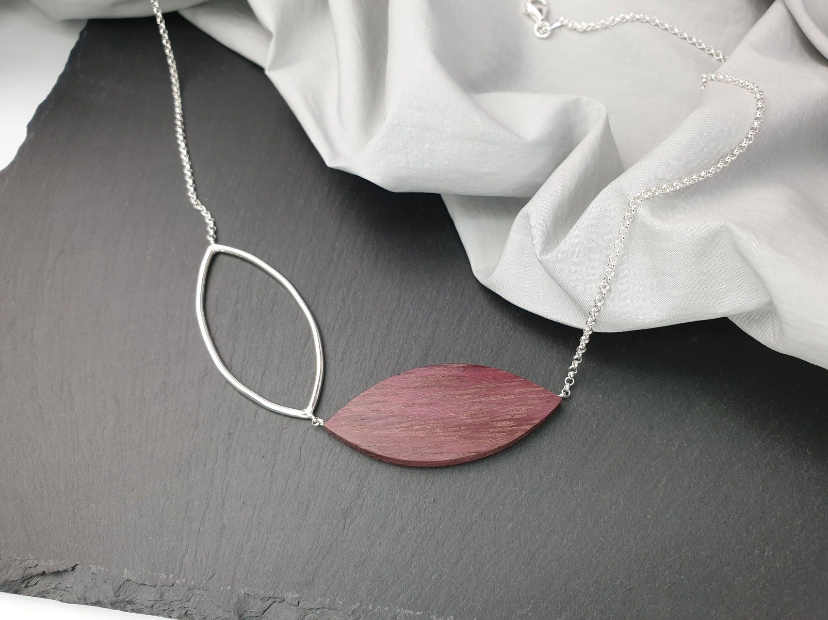 Kette Leaves Amaranth