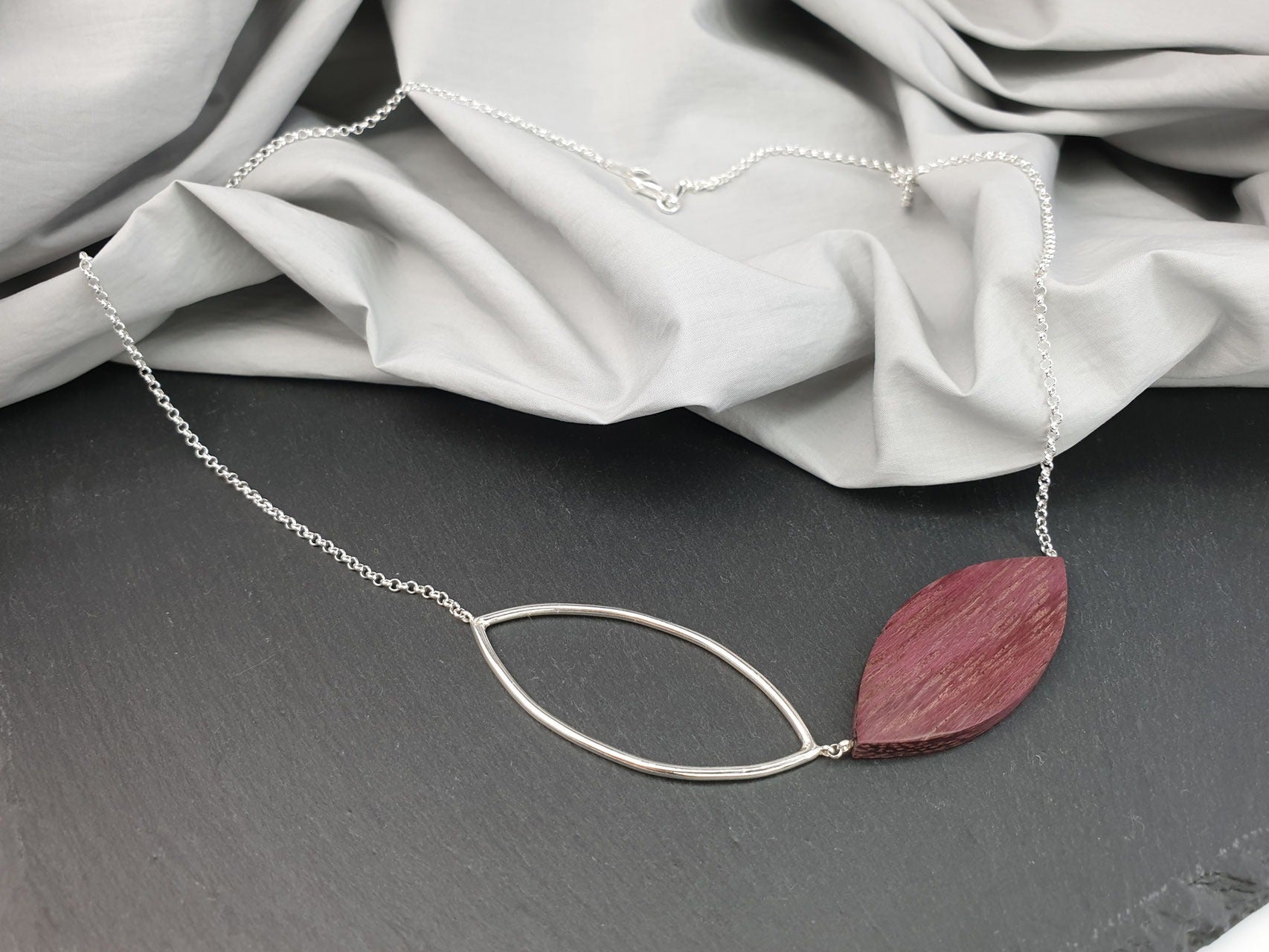 Kette Leaves Amaranth