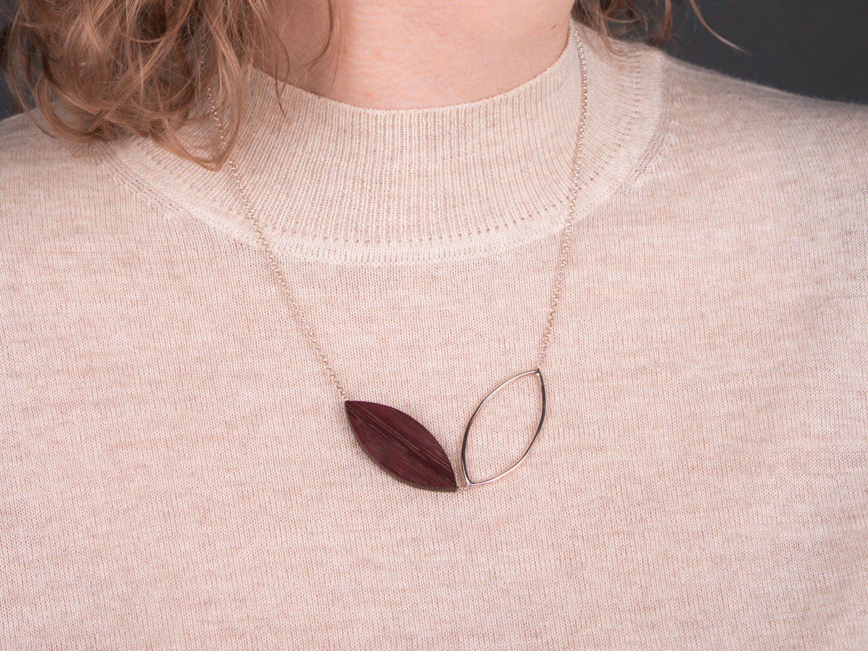 Kette Leaves Amaranth