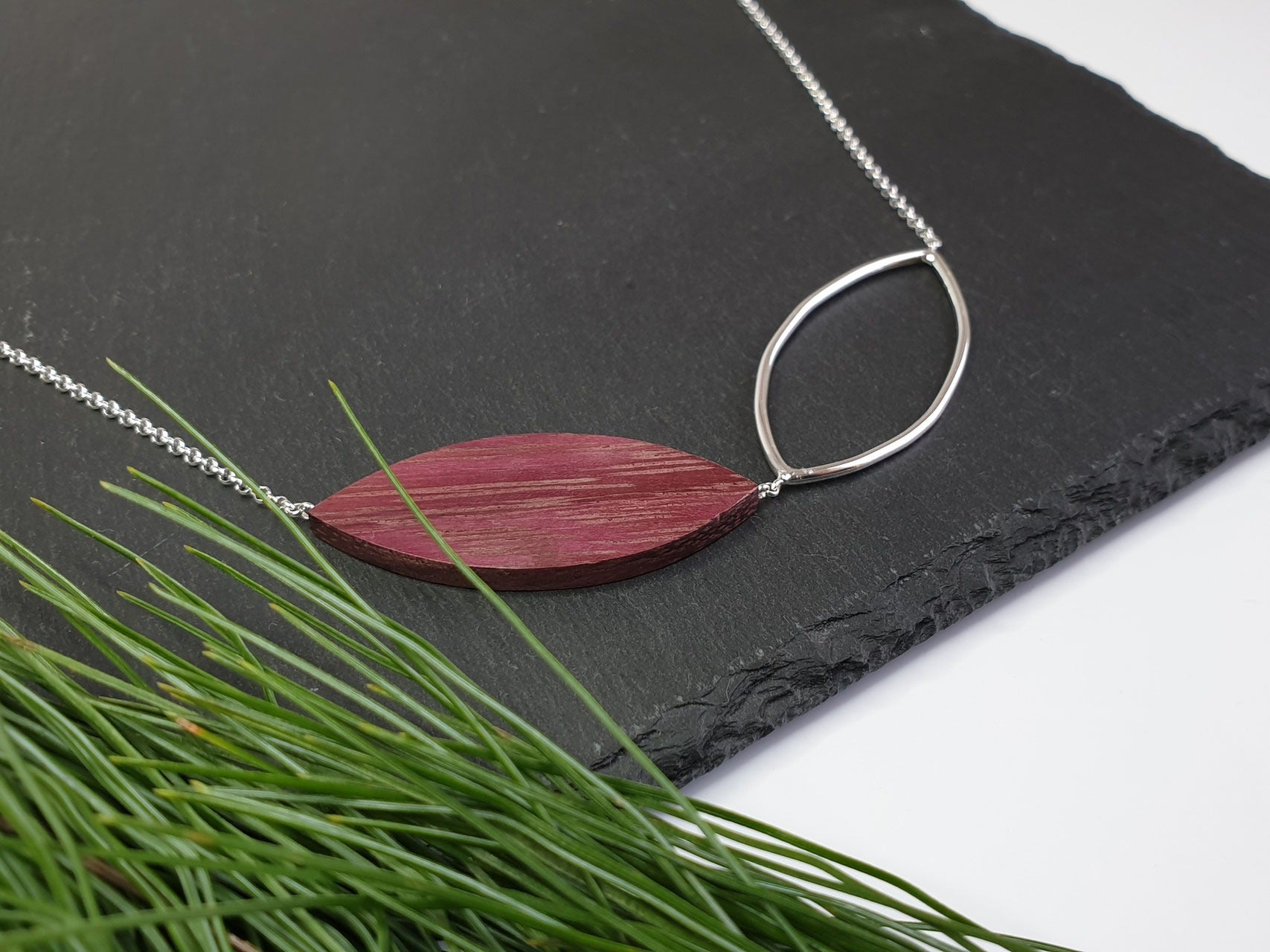 Kette Leaves Amaranth