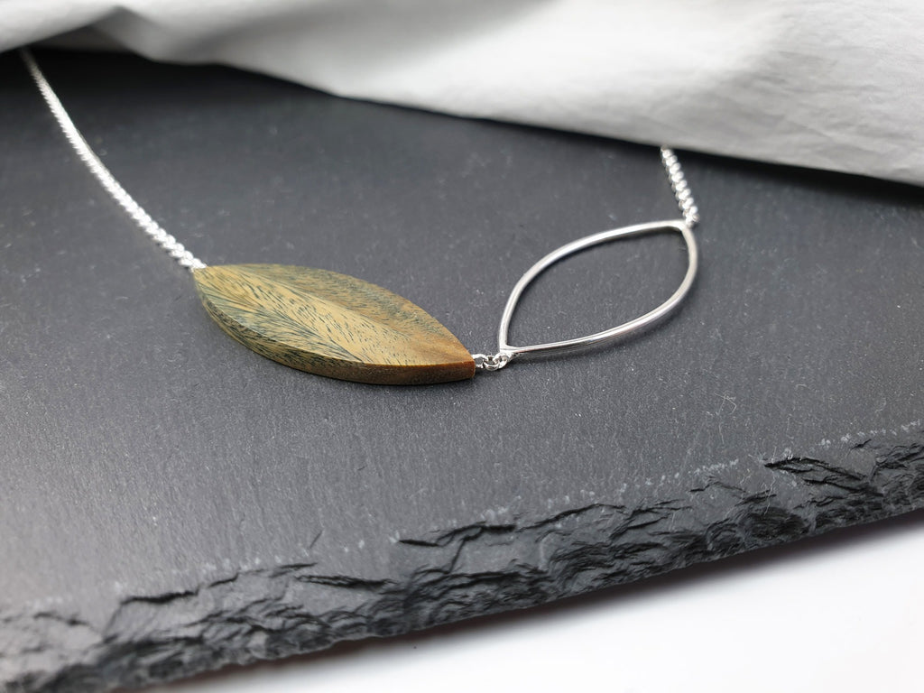 Kette Leaves Bulnesia