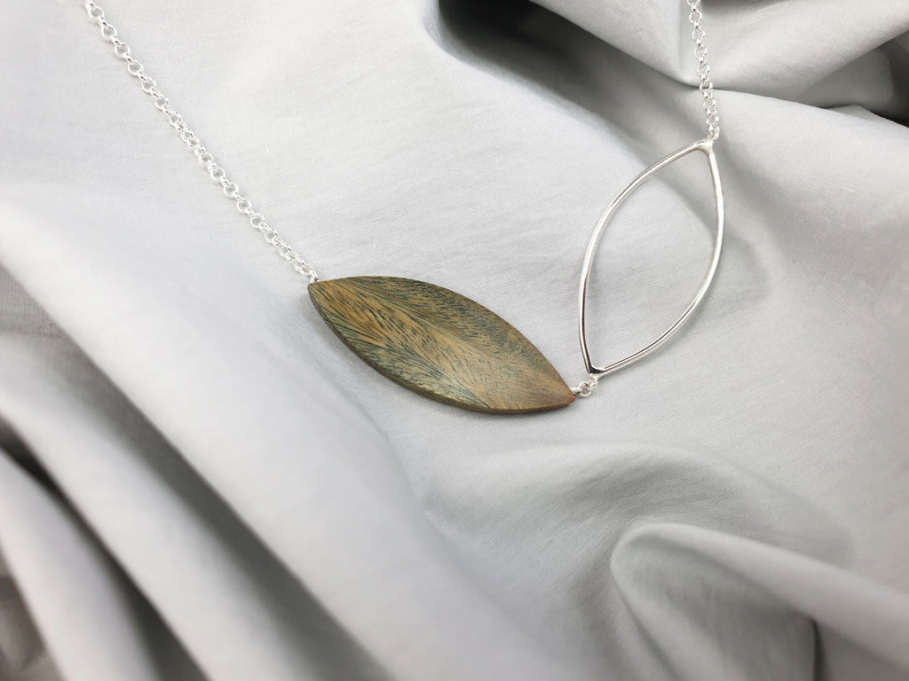 Kette Leaves Bulnesia