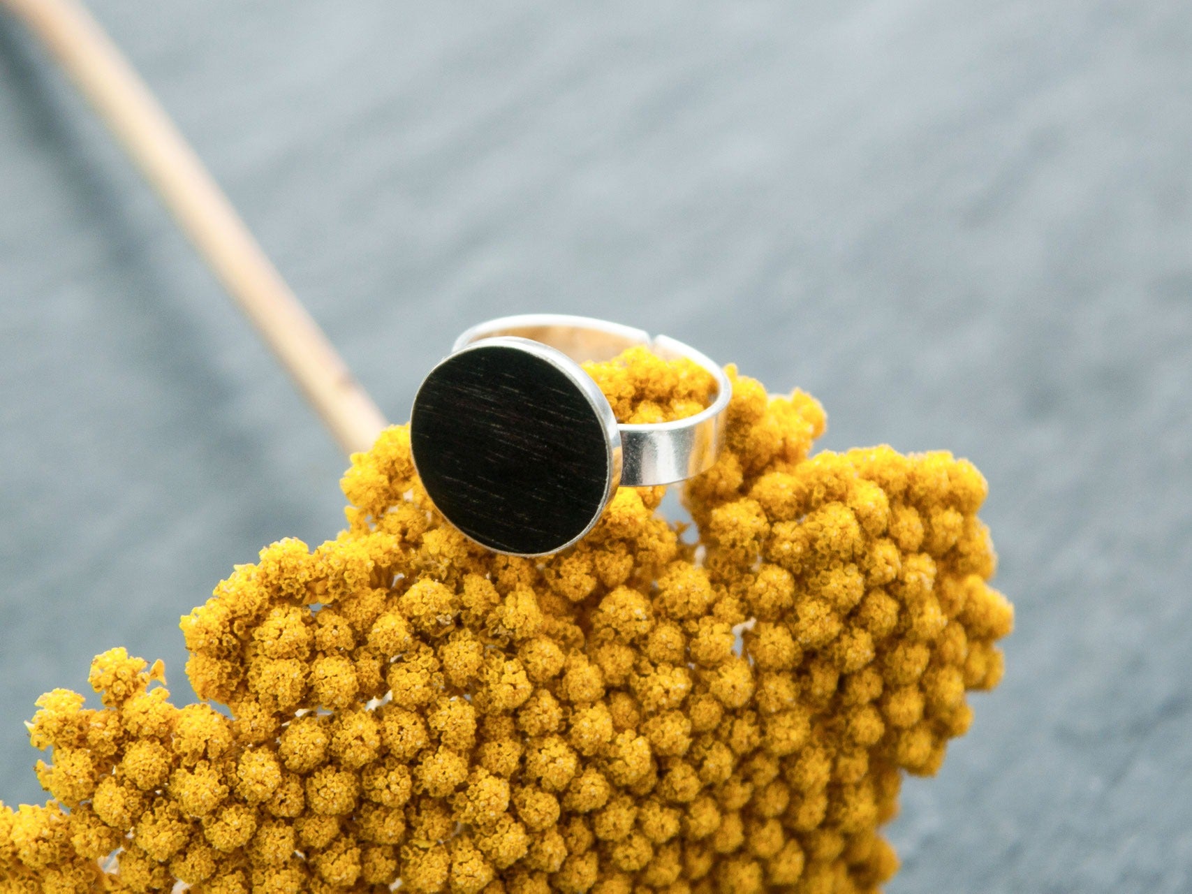 Großer Ring mit Ebenholz (größenverstellbar)