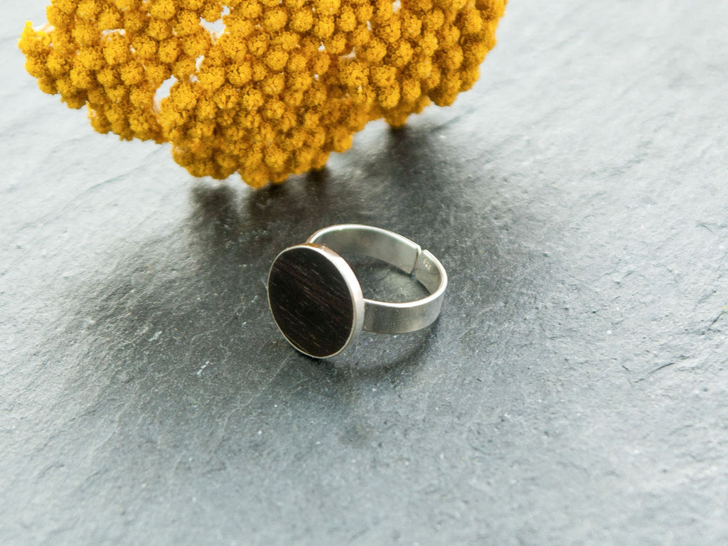 Großer Ring mit Ebenholz (größenverstellbar)