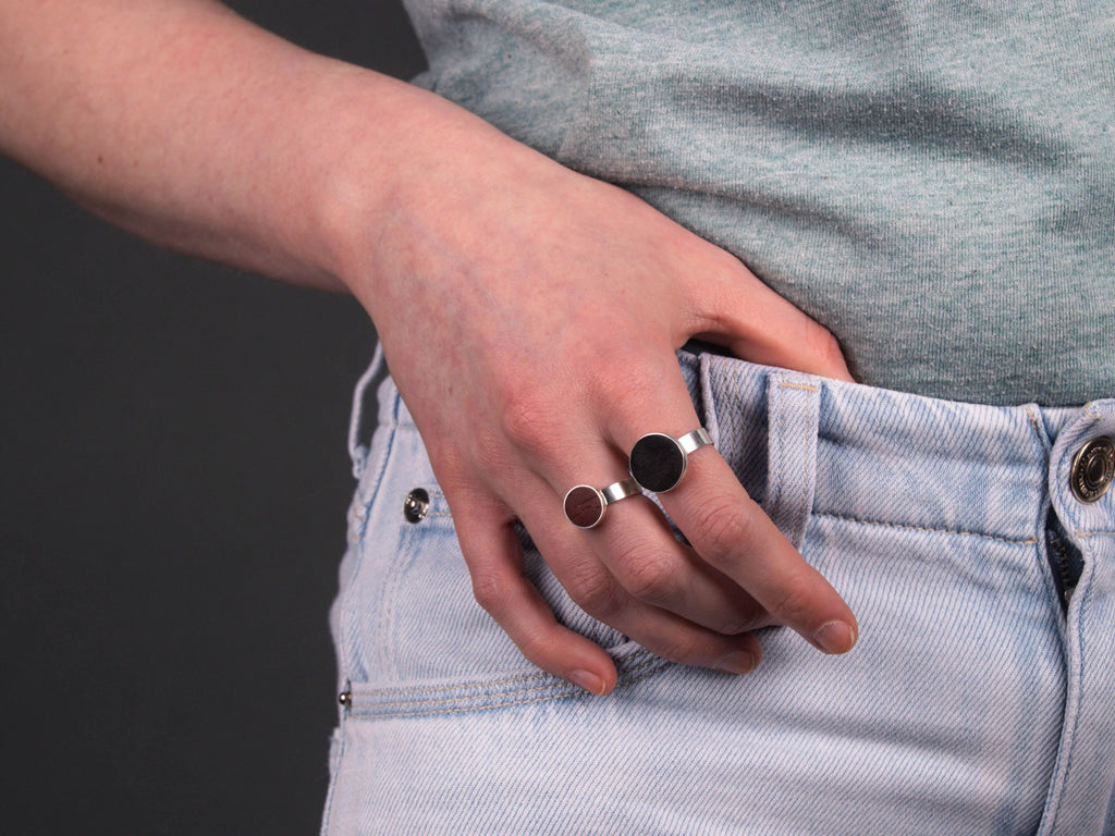Großer Ring mit Ebenholz (größenverstellbar)