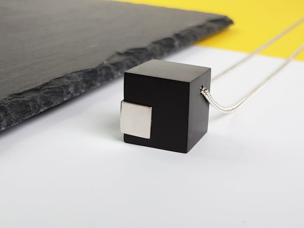 Kette Monochrome Kubus