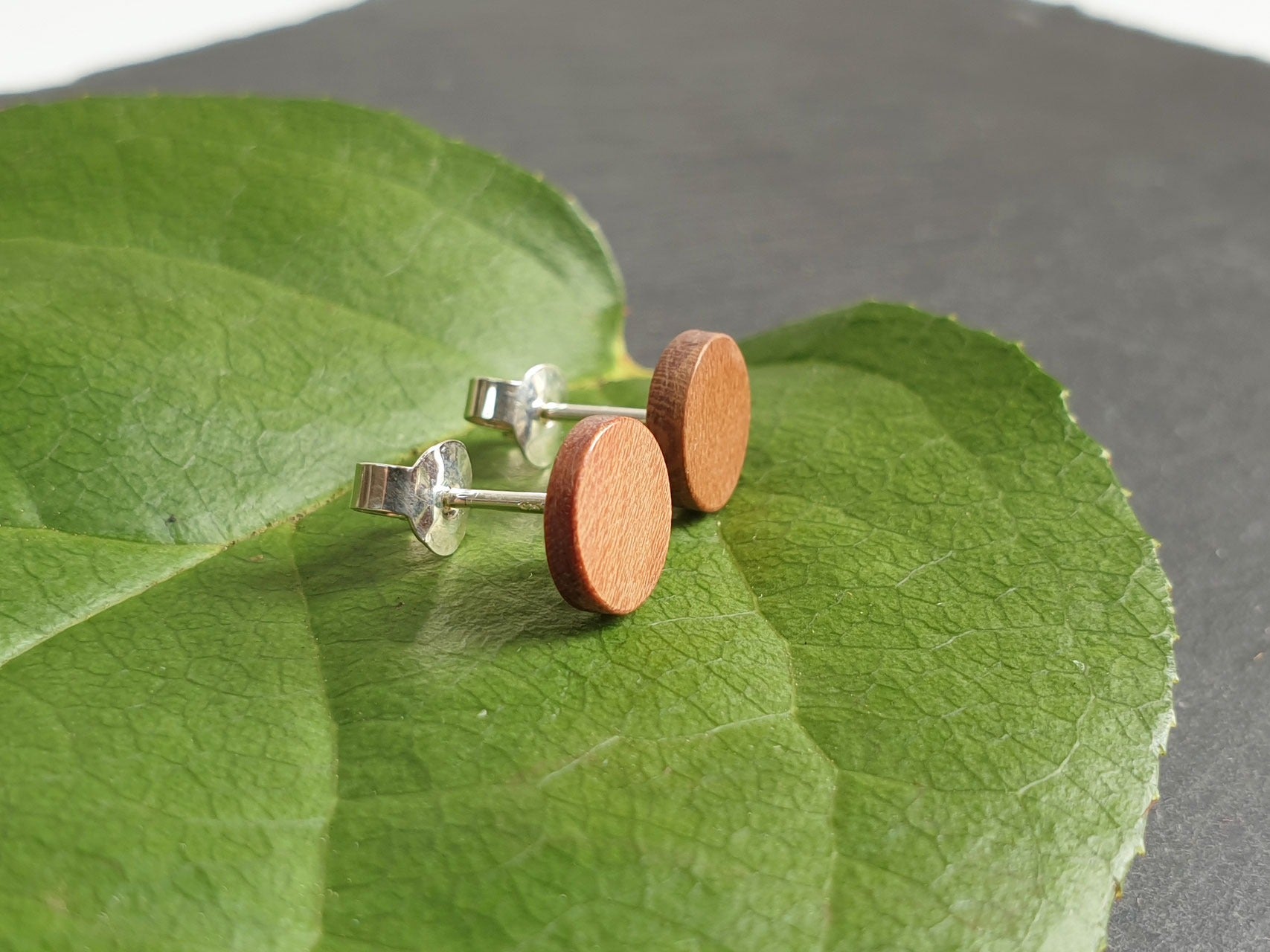 Ohrstecker Red Heart rund klein
